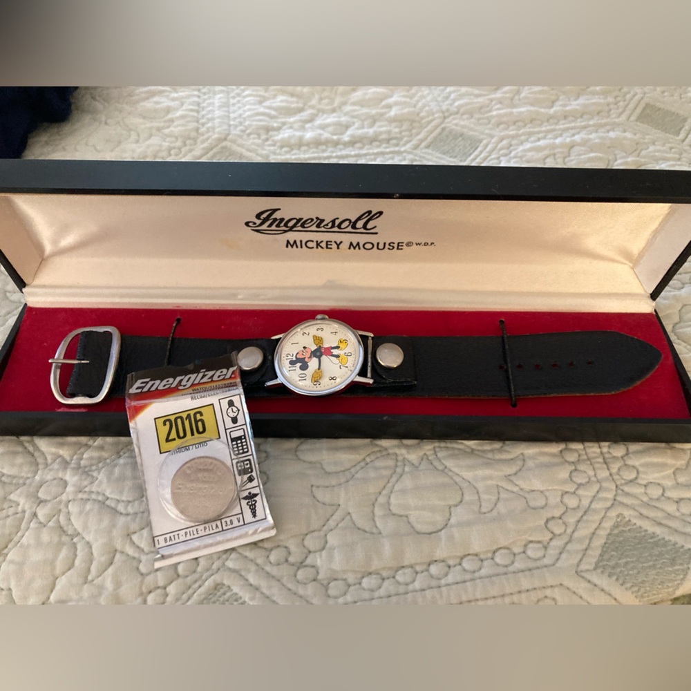 INGERSOLL MICKEY MOUSE WATCH w Battery Walt Disney Productions In Original Box